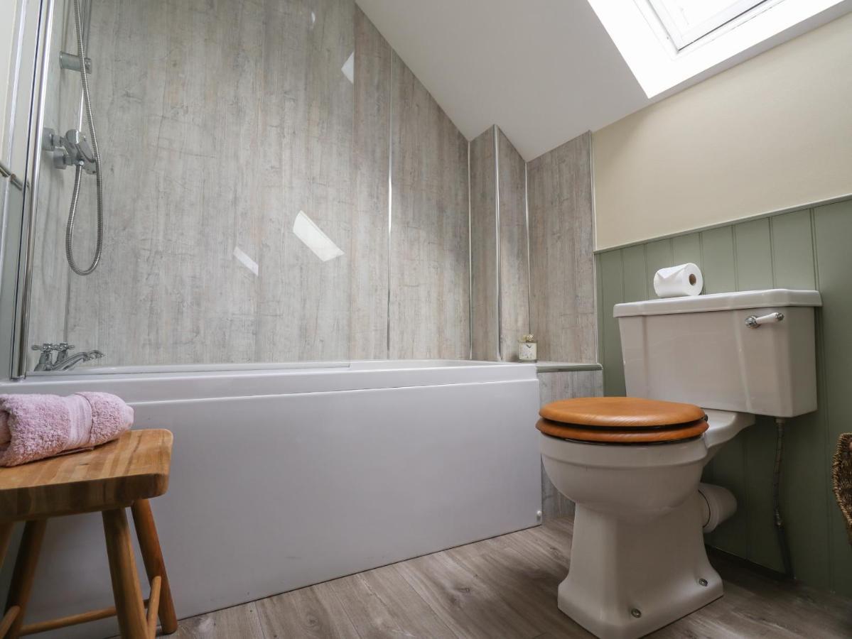 Charlotte'S Cottage Seahouses Bagian luar foto